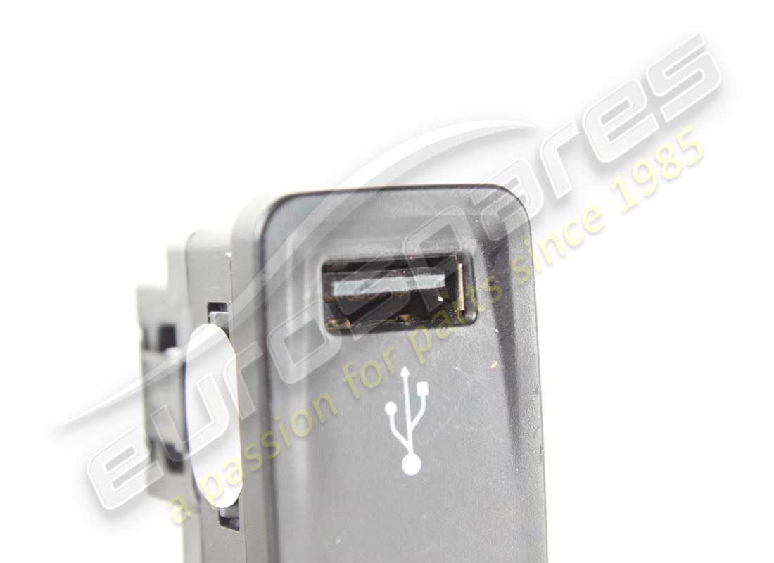 used ferrari usb socket. part number 303226 (4)