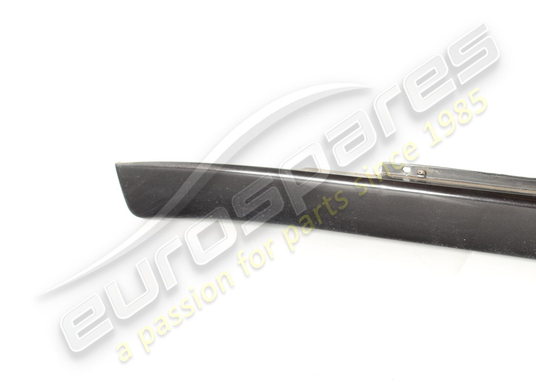 used maserati lh side skirt. part number 980000907 (2)