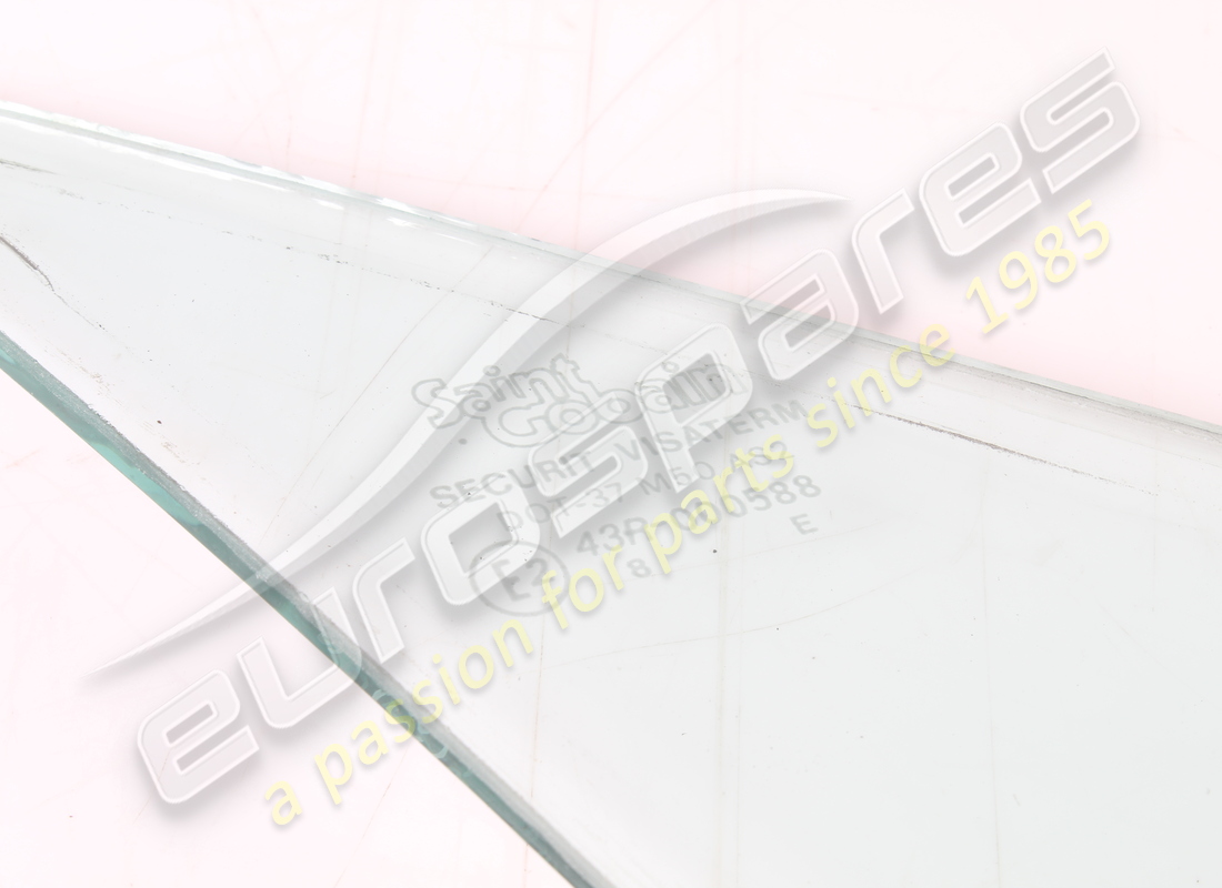 used ferrari rh quarter glass gts. part number 62344400 (4)