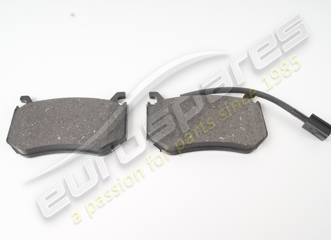 new maserati kit rear brake pads v6. part number 673012868 (3)