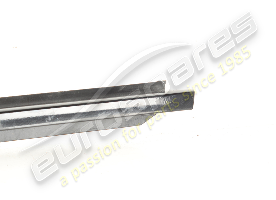 used ferrari lh weather strip moulding. part number 60635400 (2)