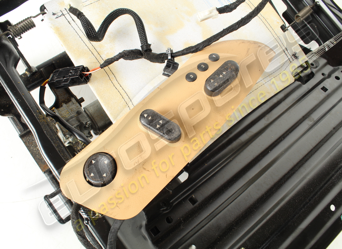 used maserati front rh cushion structure r. part number 980139483 (9)