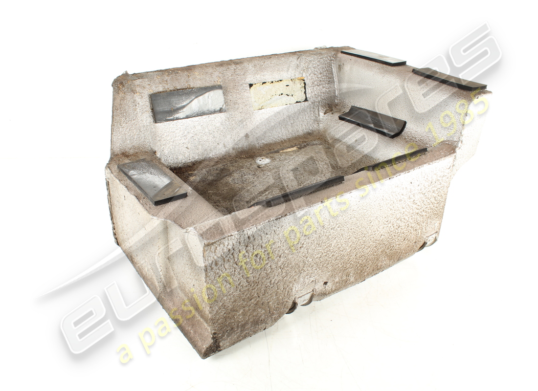 DAMAGED Ferrari RH FUEL TANK . PART NUMBER 119068 (1)