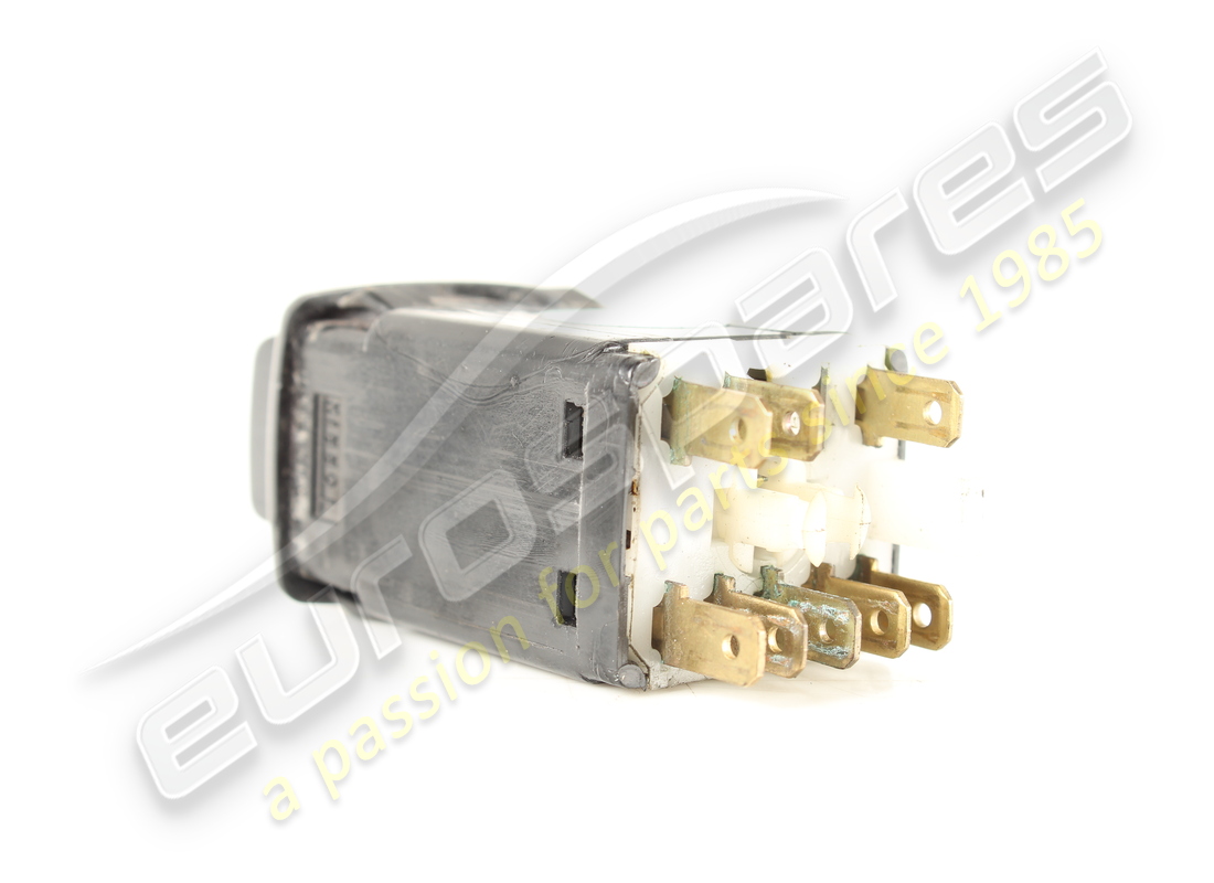 USED FERRARI HAZARD LIGHTS SWITCH. PART NUMBER 114637 (5) used ferrari hazard lights switch. part number 114637 (5)