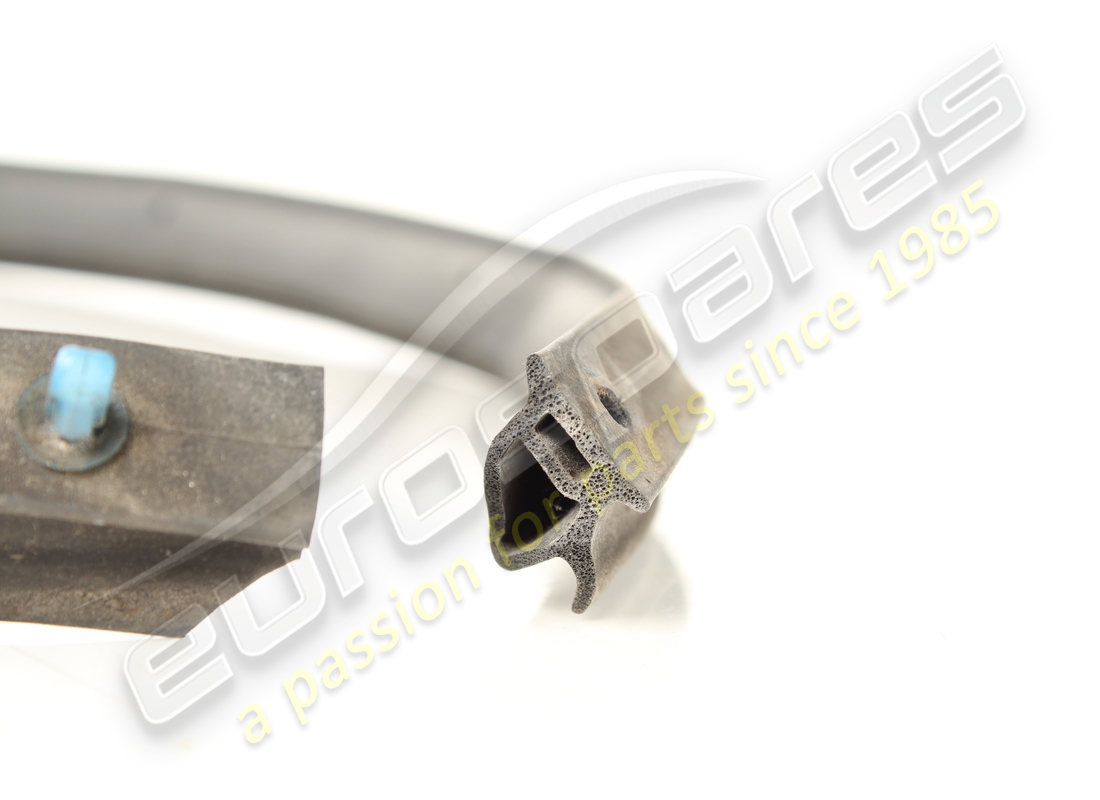 used maserati rh front door sill gasket. part number 67476600 (1)