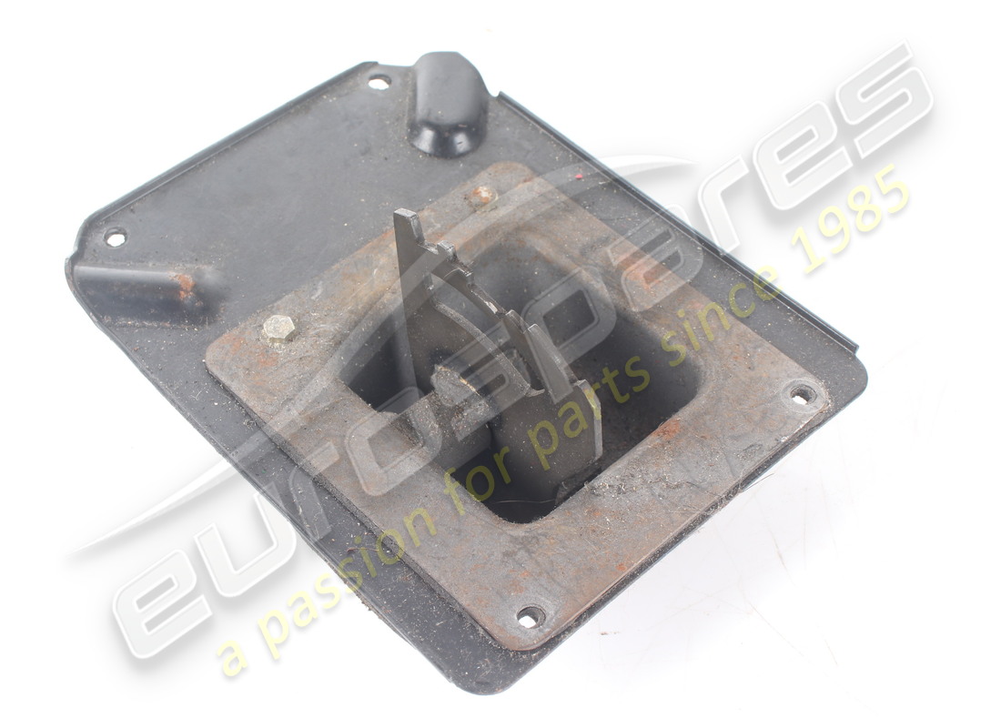 USED MASERATI COMPLETE PLATE ON TUNNEL. PART NUMBER 365209151 (1) used maserati complete plate on tunnel. part number 365209151 (1)