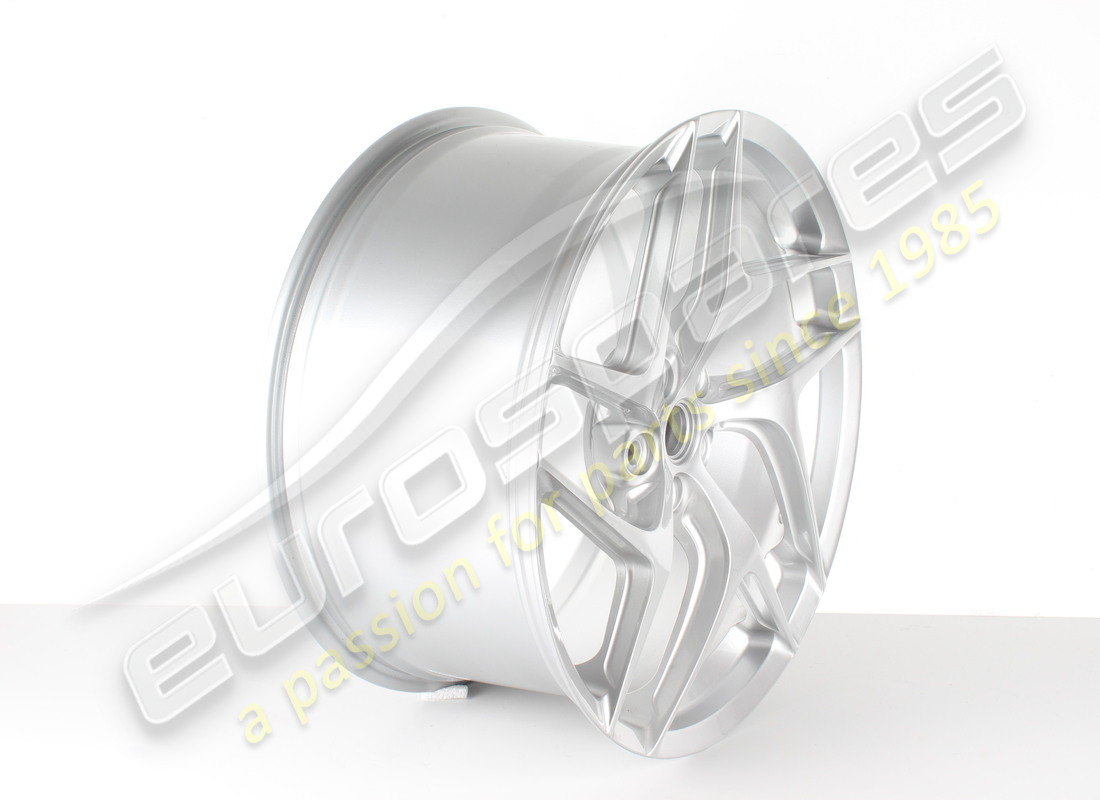 reconditioned ferrari lh front wheel. part number 323850 (2)