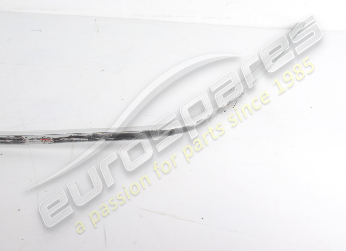 used ferrari windscreen moulding set 308gt4. part number 40022204a (4)
