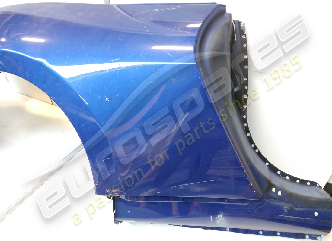 used maserati rh rear fender. part number 81473300 (2)