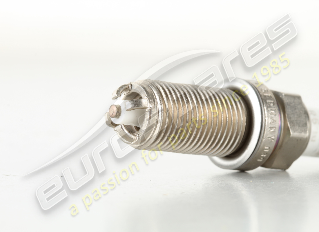 new bosch spark plug. part number 99917023290 (3)