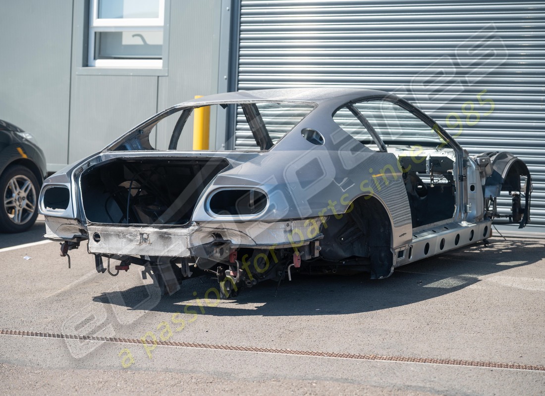 used ferrari complete bodyshell. part number 65887700 (9)