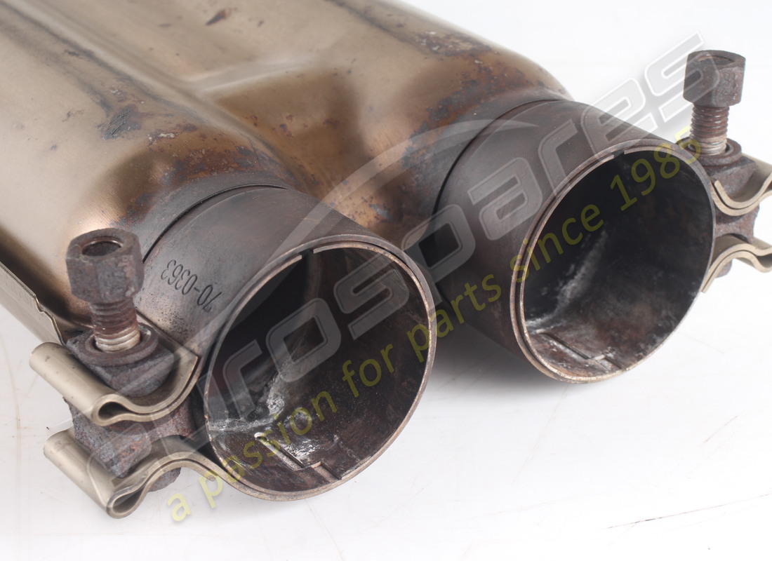 USED FERRARI CENTRAL EXTENSION. PART NUMBER 325600 (2) used ferrari central extension. part number 325600 (2)