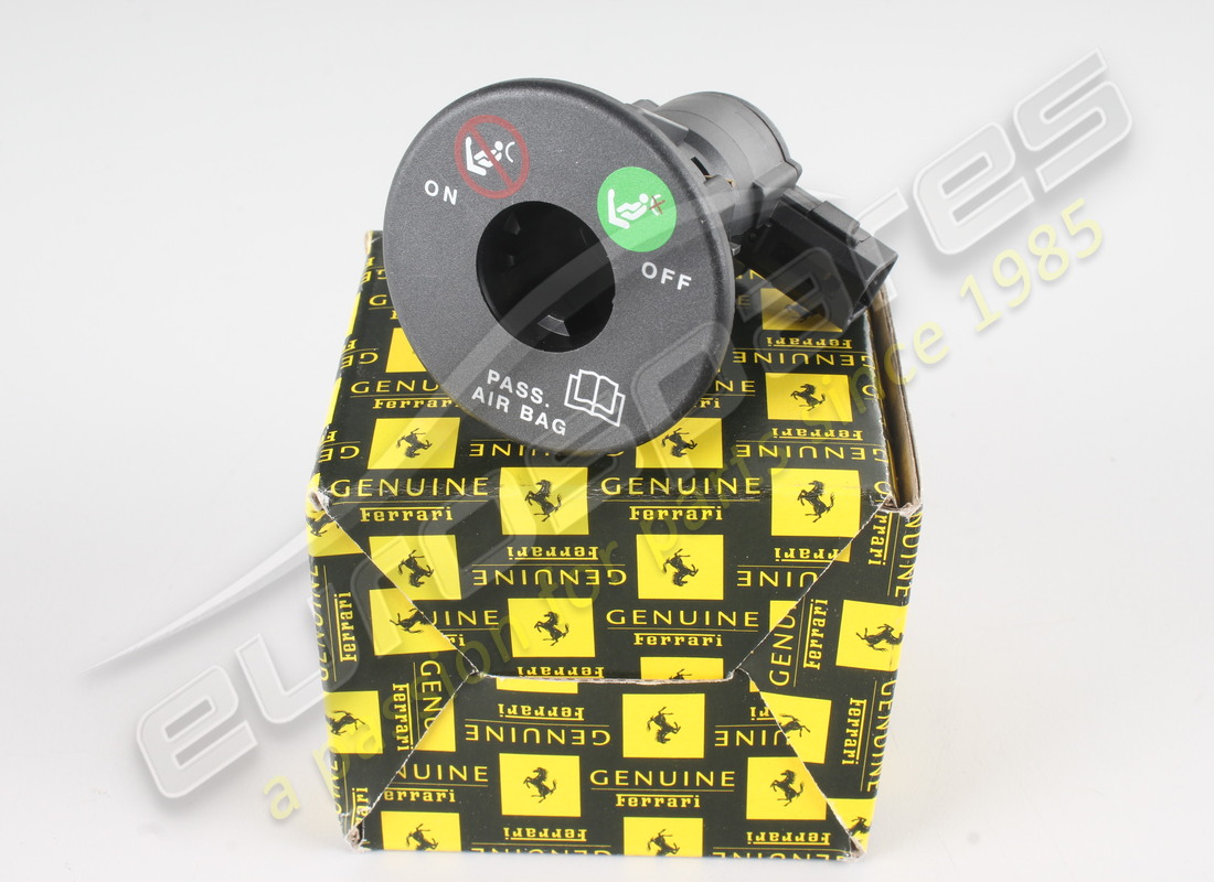 new ferrari swith for exclusion passenge. part number 46480451 (1)