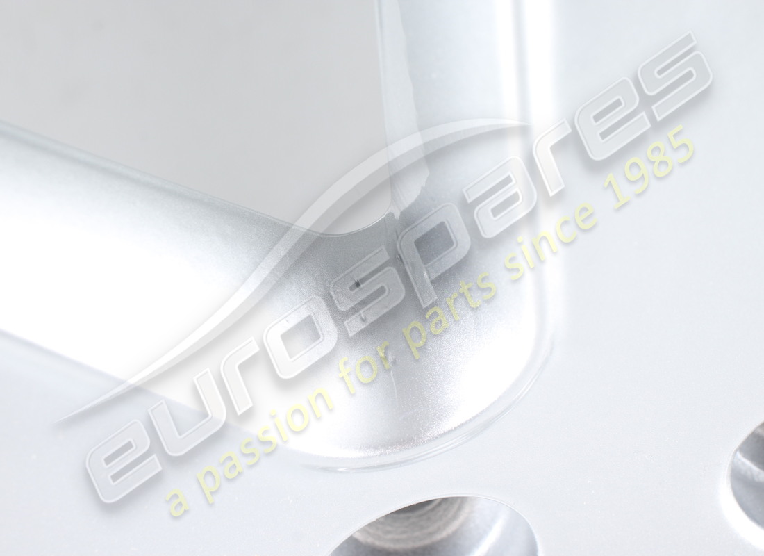 reconditioned maserati rear wheel rim 20 - seven spokes - silver. part number 82381006 (4)