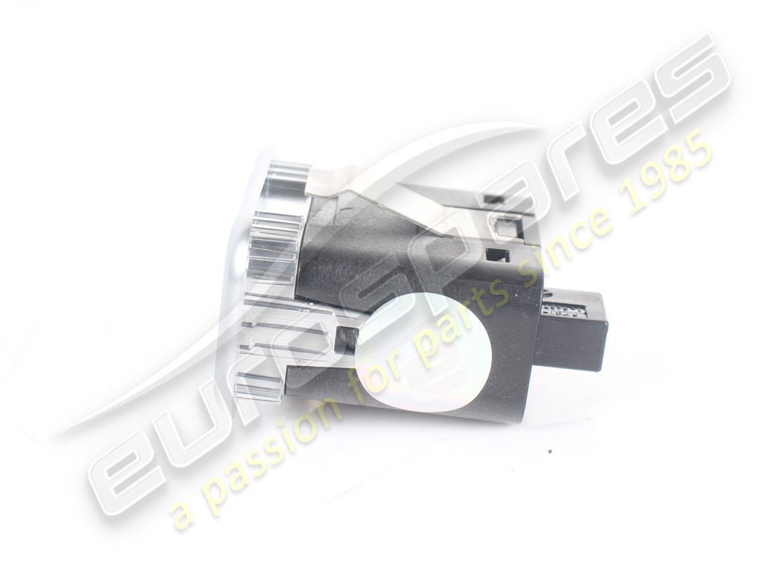 USED FERRARI CLOSE TAILGATE BUTTON. PART NUMBER 319572 (3) used ferrari close tailgate button. part number 319572 (3)