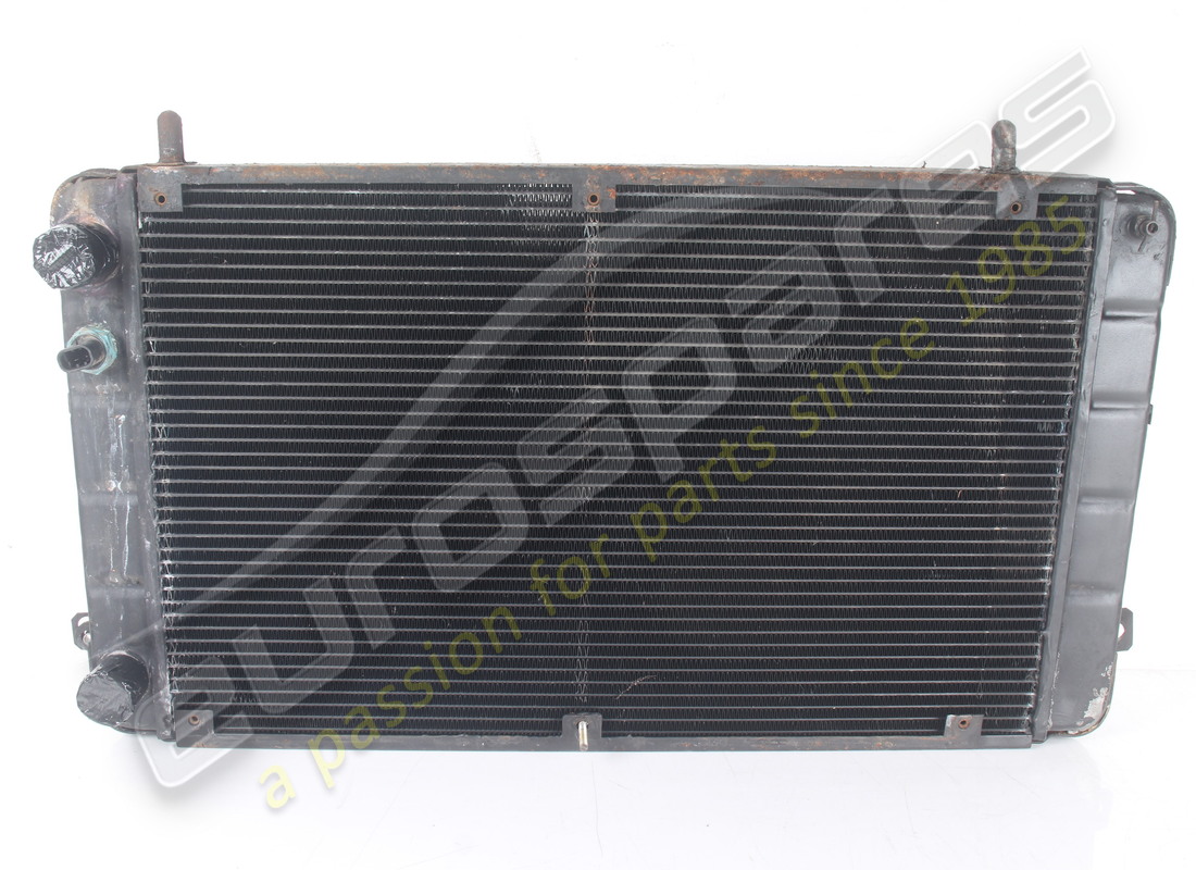 USED MASERATI WATER RADIATOR,4P. PART NUMBER 374000100 (1) used maserati water radiator,4p. part number 374000100 (1)