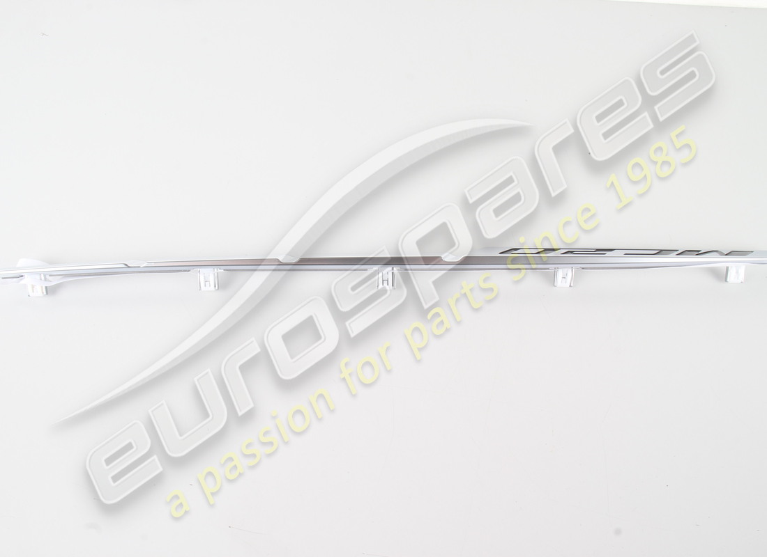 new maserati lh side symbol. part number 670158285 (4)