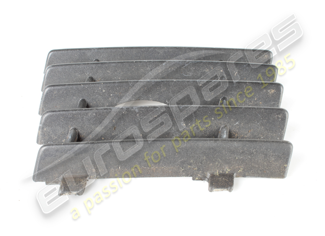 used maserati front hook grill 4p90. part number 376300348 (2)