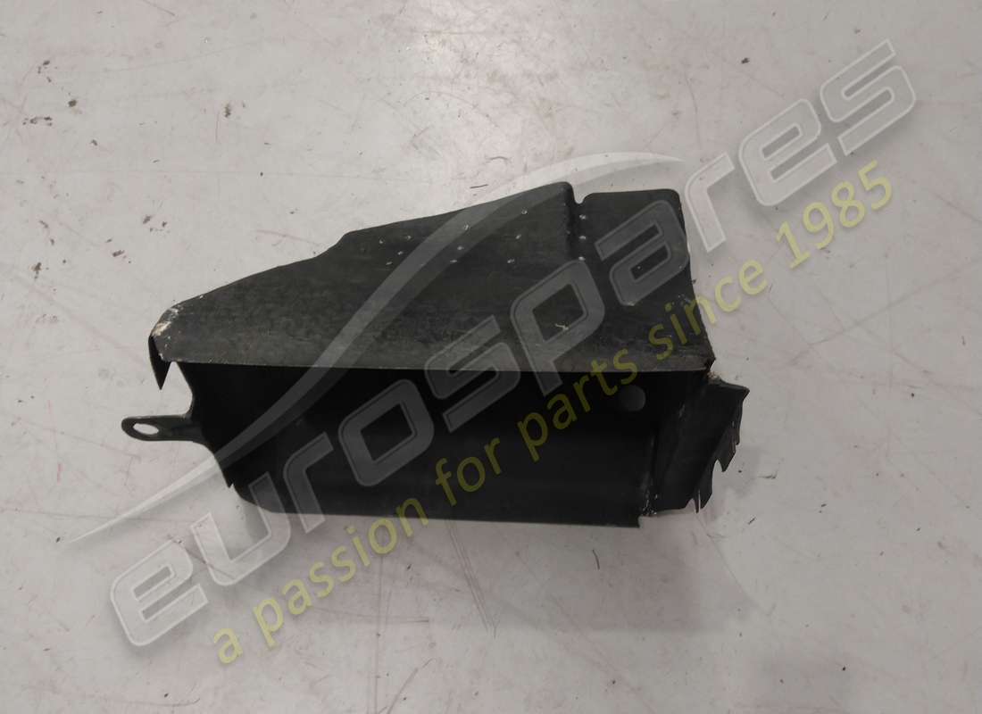 damaged ferrari lh air conveior. part number 65513500 (1)