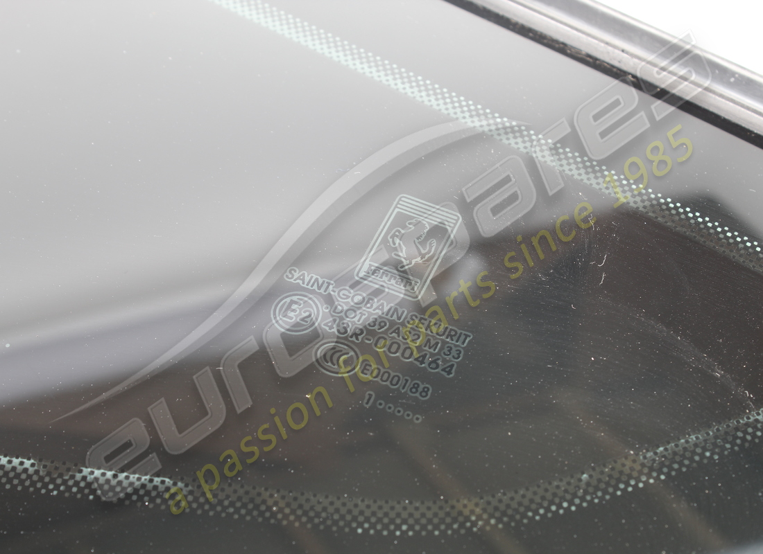 used ferrari lh rear window. part number 81908700 (2)