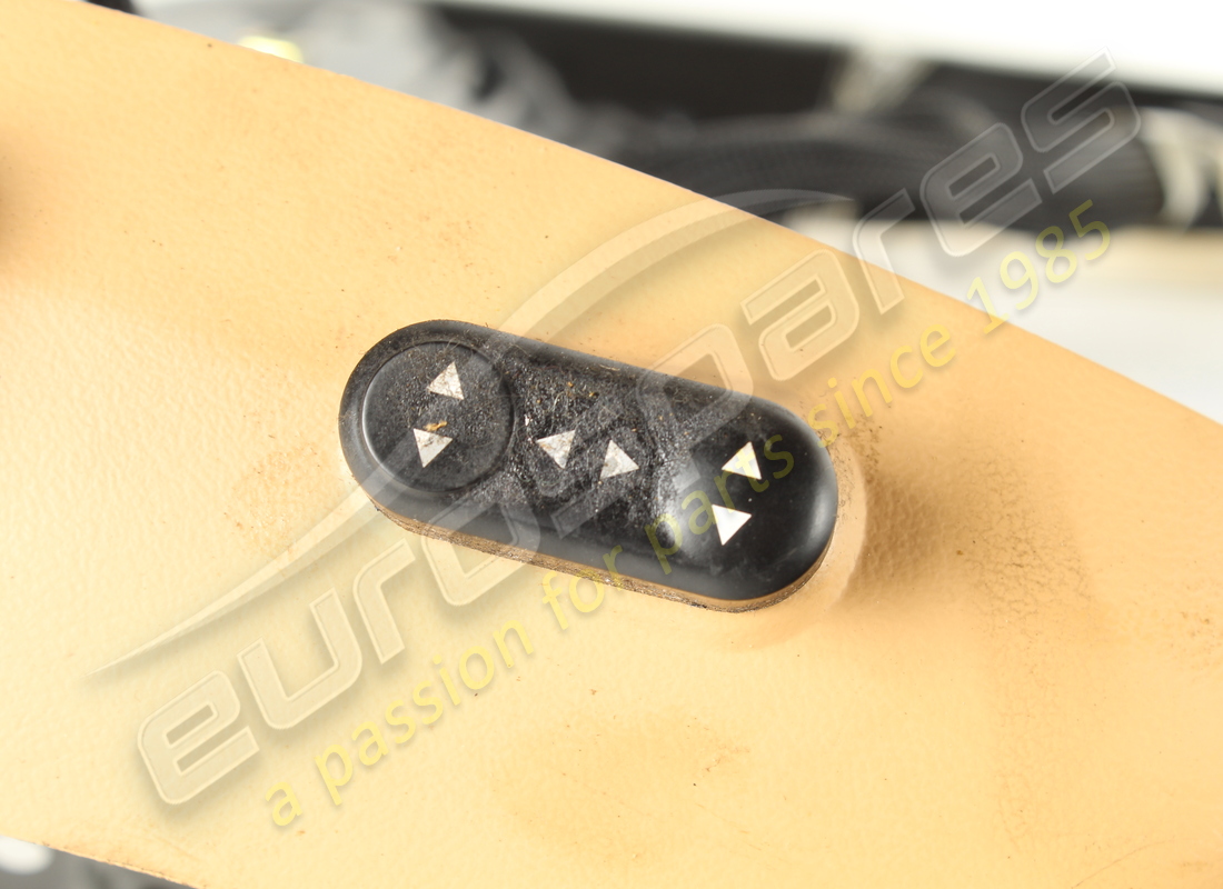 used maserati lh front cushion frame -va. part number 980139482 (9)