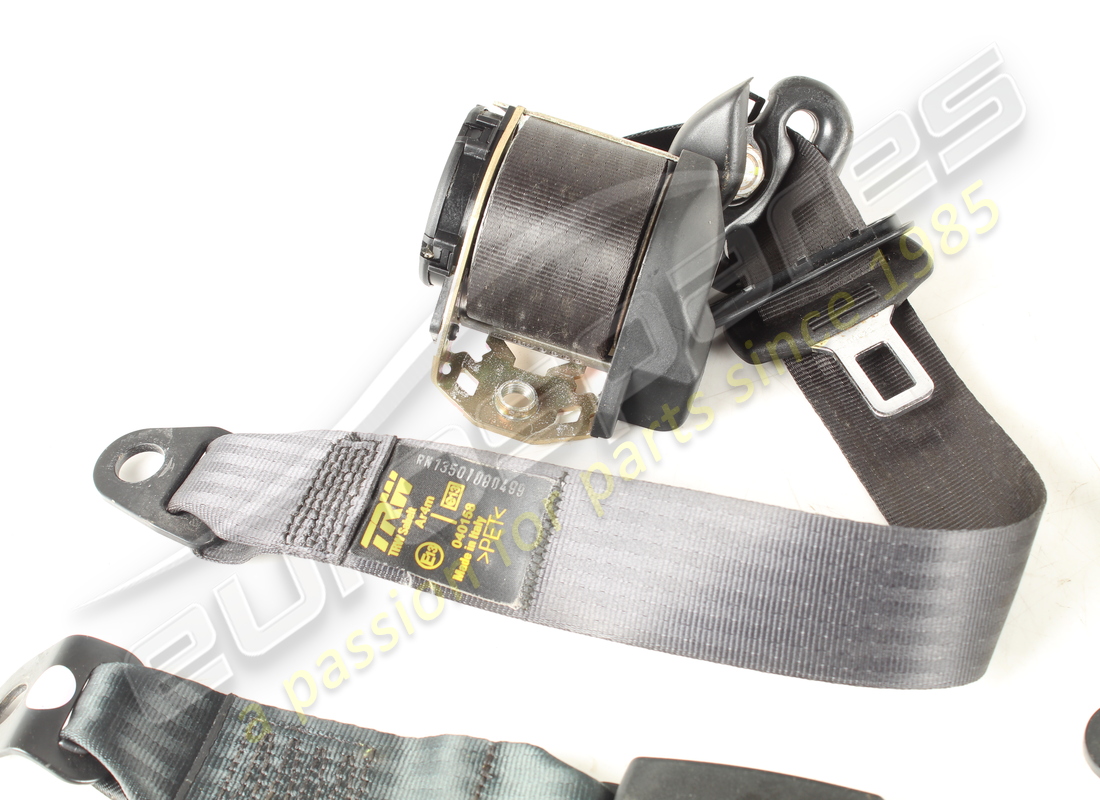 used maserati rear seat belts kit m338a. part number 388150018 (2)