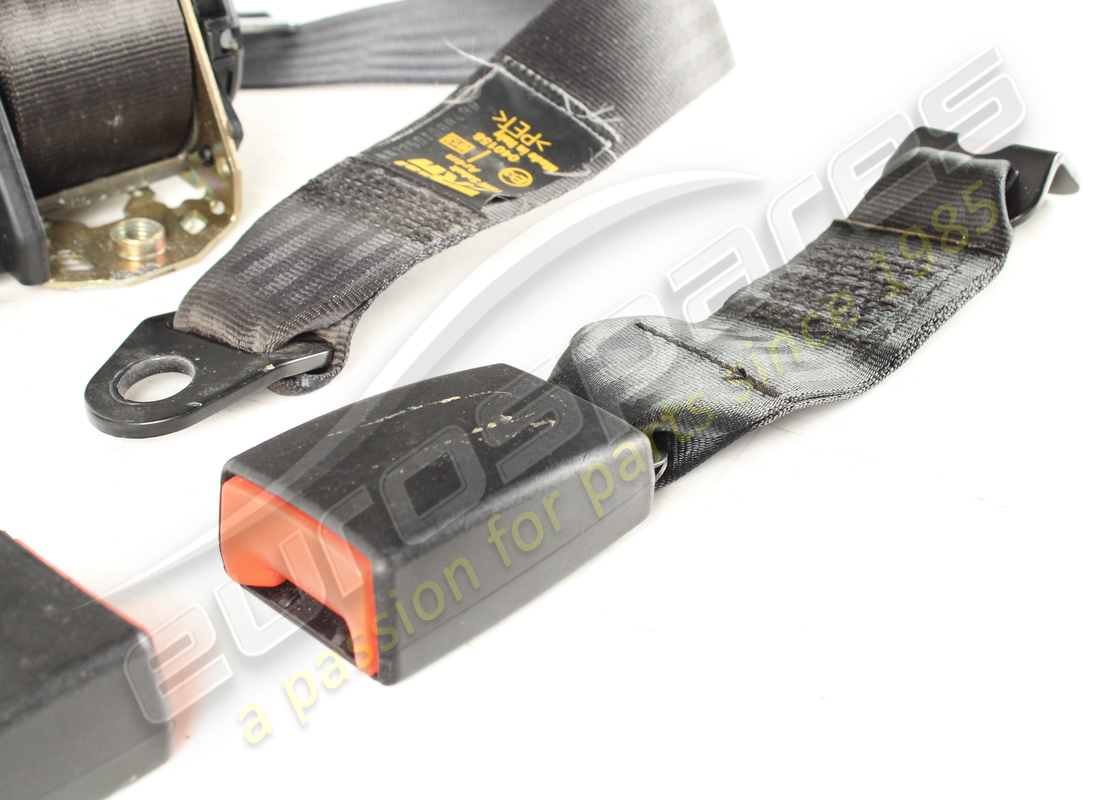 used maserati rear seat belts kit m338a. part number 388150018 (5)