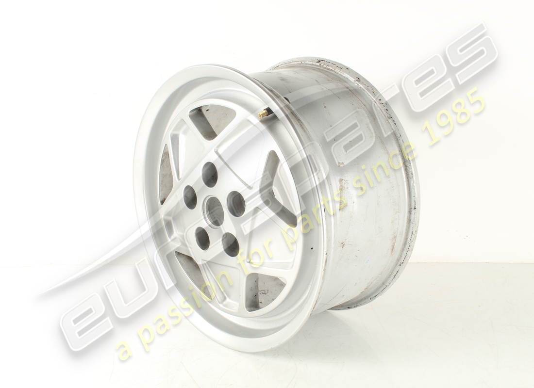 used ferrari road wheel rear 3.2 mqv. part number 127457 (3)