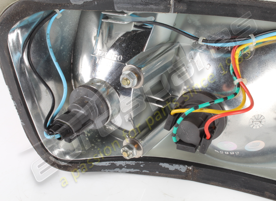 used maserati lh tail light. part number 373100138 (4)