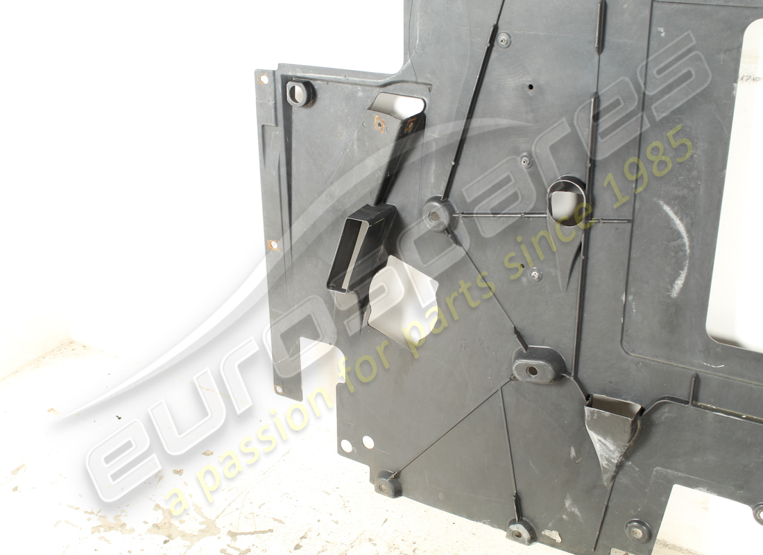 damaged ferrari rear underbody shield. part number 87496700 (2)