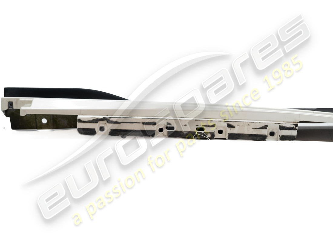 USED FERRARI COMPLETE RH UNDERDOOR TRIM. PART NUMBER 985861771 (11) used ferrari complete rh underdoor trim. part number 985861771 (11)