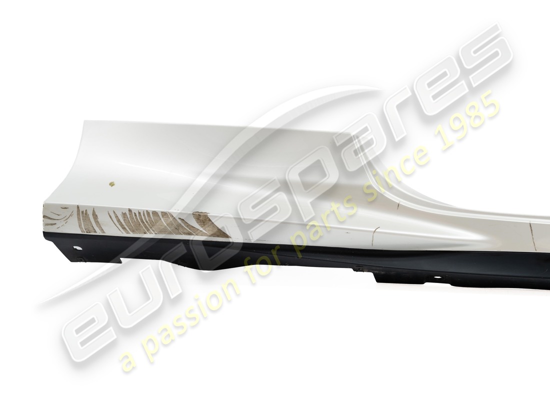 USED FERRARI COMPLETE RH UNDERDOOR TRIM. PART NUMBER 985861771 (2) used ferrari complete rh underdoor trim. part number 985861771 (2)