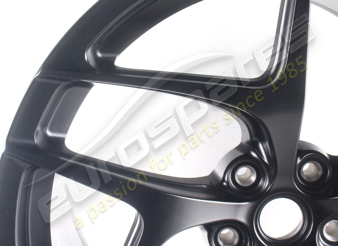 new (other) ferrari rh rear wheel. part number 334490 (3)