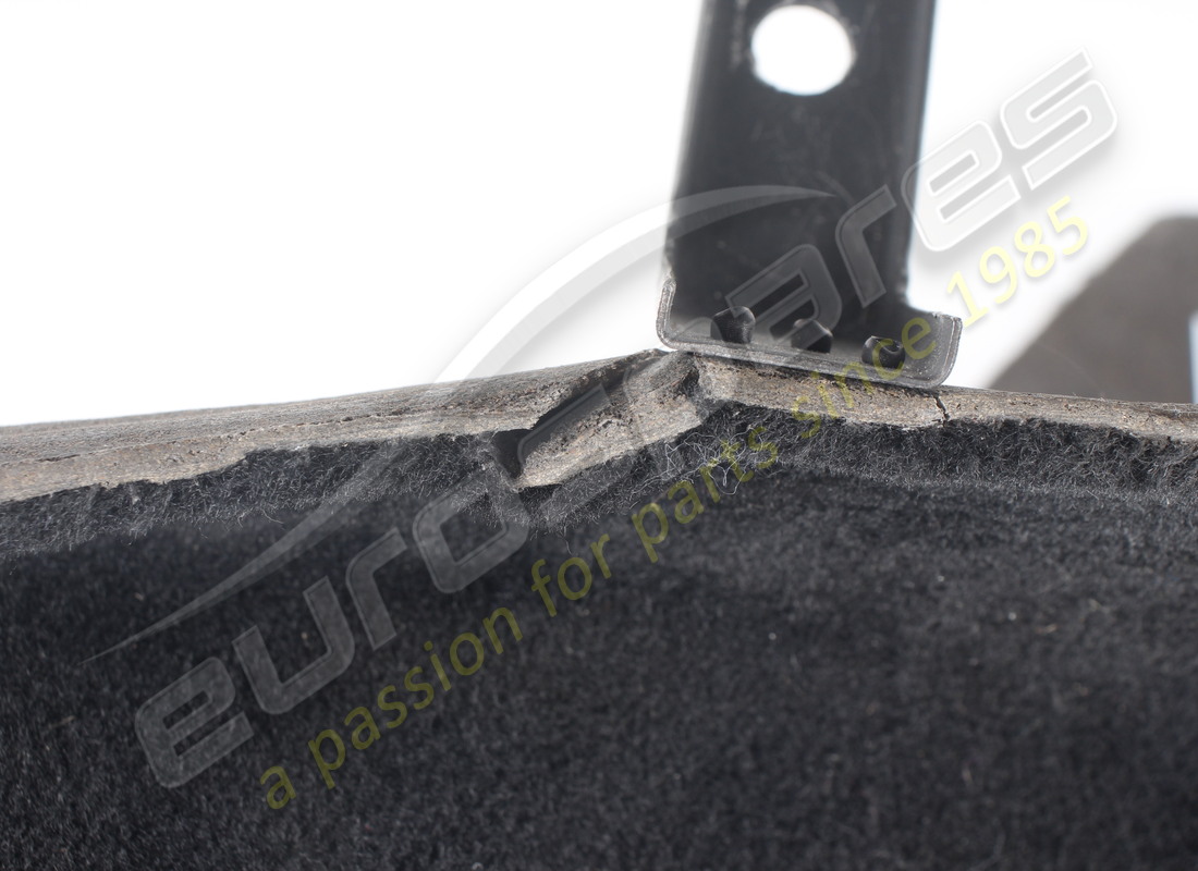 USED FERRARI CONSOLE IN BLACK CARPET. PART NUMBER 64422590 (6) used ferrari console in black carpet. part number 64422590 (6)