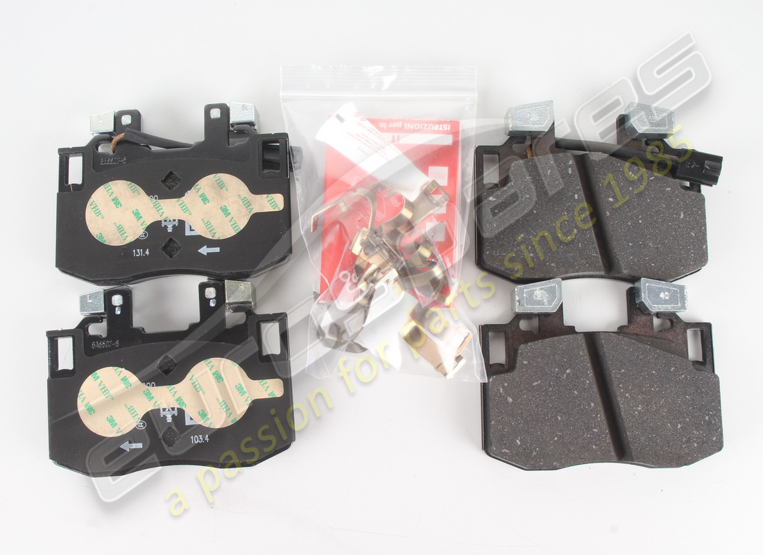 new maserati front brake pads. part number 673016578 (1)