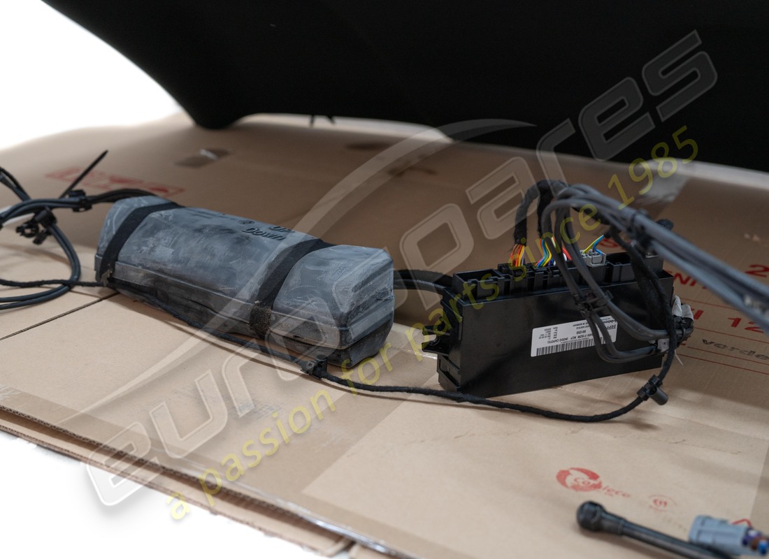 used ferrari roof assembly. part number 865510 (4)