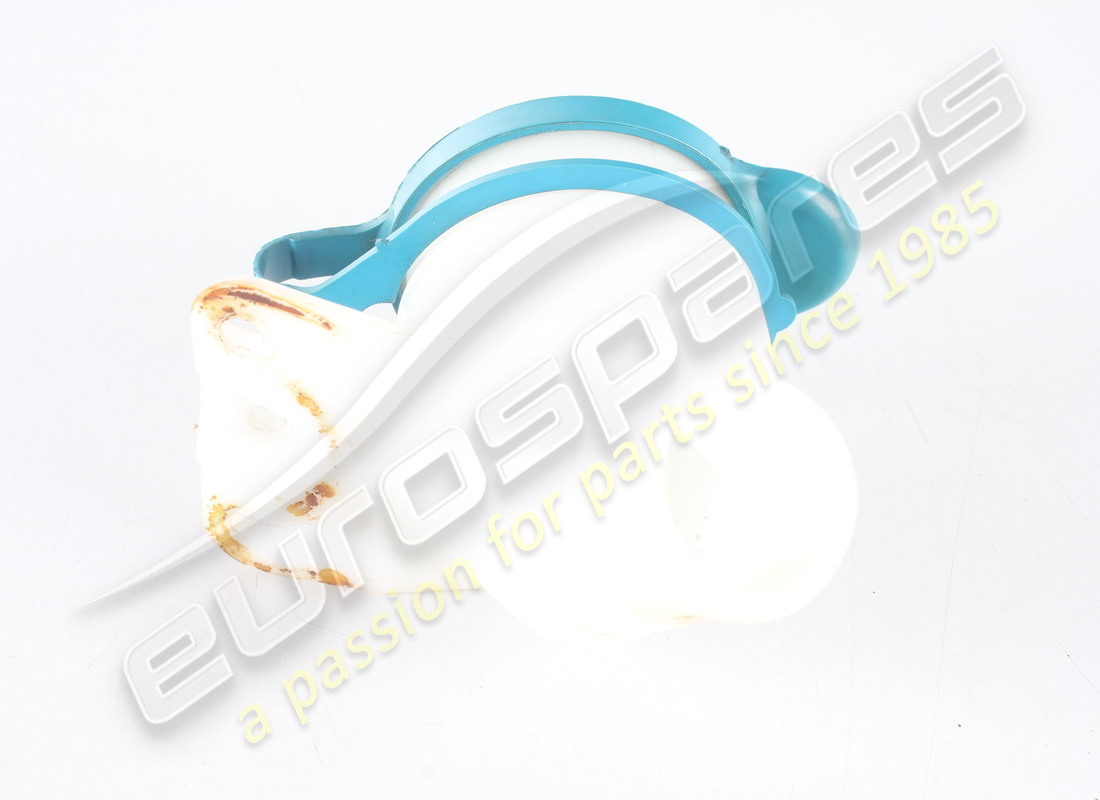 used aston martin filler and cap assembly. part number 6g3313k175aa (3)