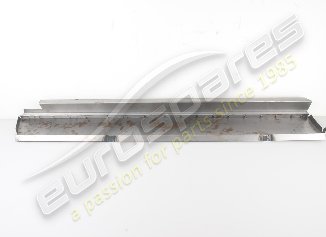 new eurospares rh door sill. part number 40155905 (5)