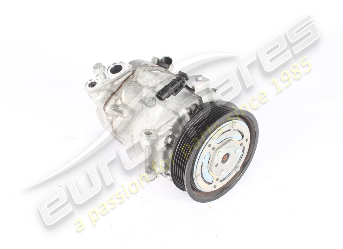 USED Maserati AIR CONDITIONING COMPRESSOR . PART NUMBER 675001009 (1)