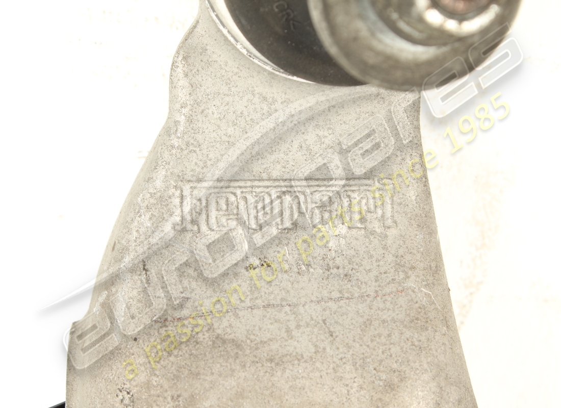 used ferrari complete rh front lower arm. part number 268897 (3)