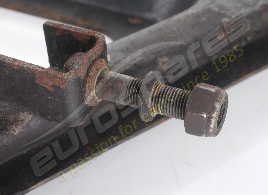 USED FERRARI LH REAR SUSPENSION LOWER LEVER. PART NUMBER 117806 (5) used ferrari lh rear suspension lower lever. part number 117806 (5)