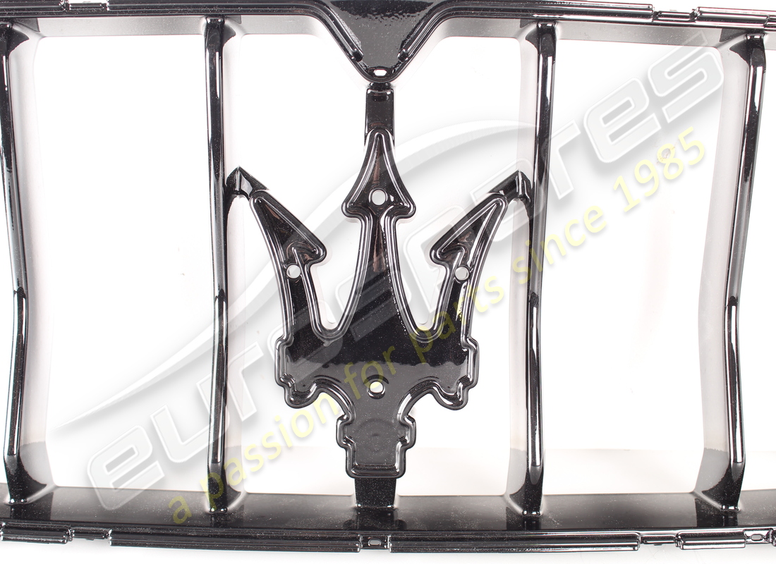 NEW (OTHER) MASERATI FRONT GRILLE ASSEMBLY (RED M. PART NUMBER 89173800 (3) new (other) maserati front grille assembly (red m. part number 89173800 (3)