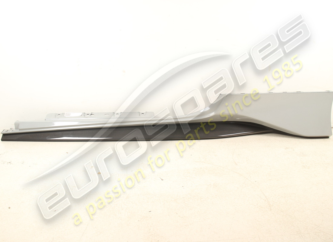NEW (OTHER) Ferrari COMPLETE LH UNDERDOOR TRIM . PART NUMBER 766055 (1)