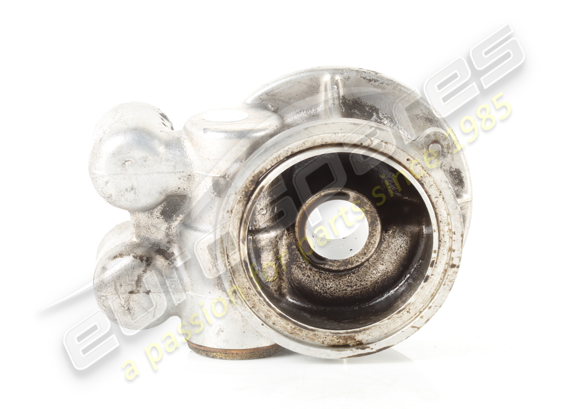 used maserati thermostatic valve body. part number 585041200 (1)