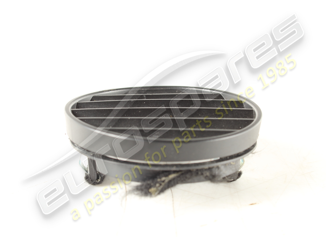 used maserati lh side defroster grill. part number 67579600 (2)