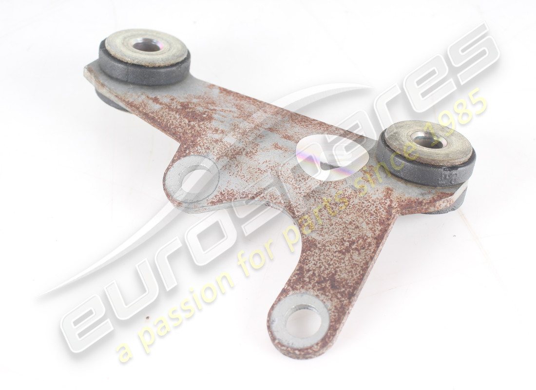 USED Ferrari RH BRACKET . PART NUMBER 257257 (1)