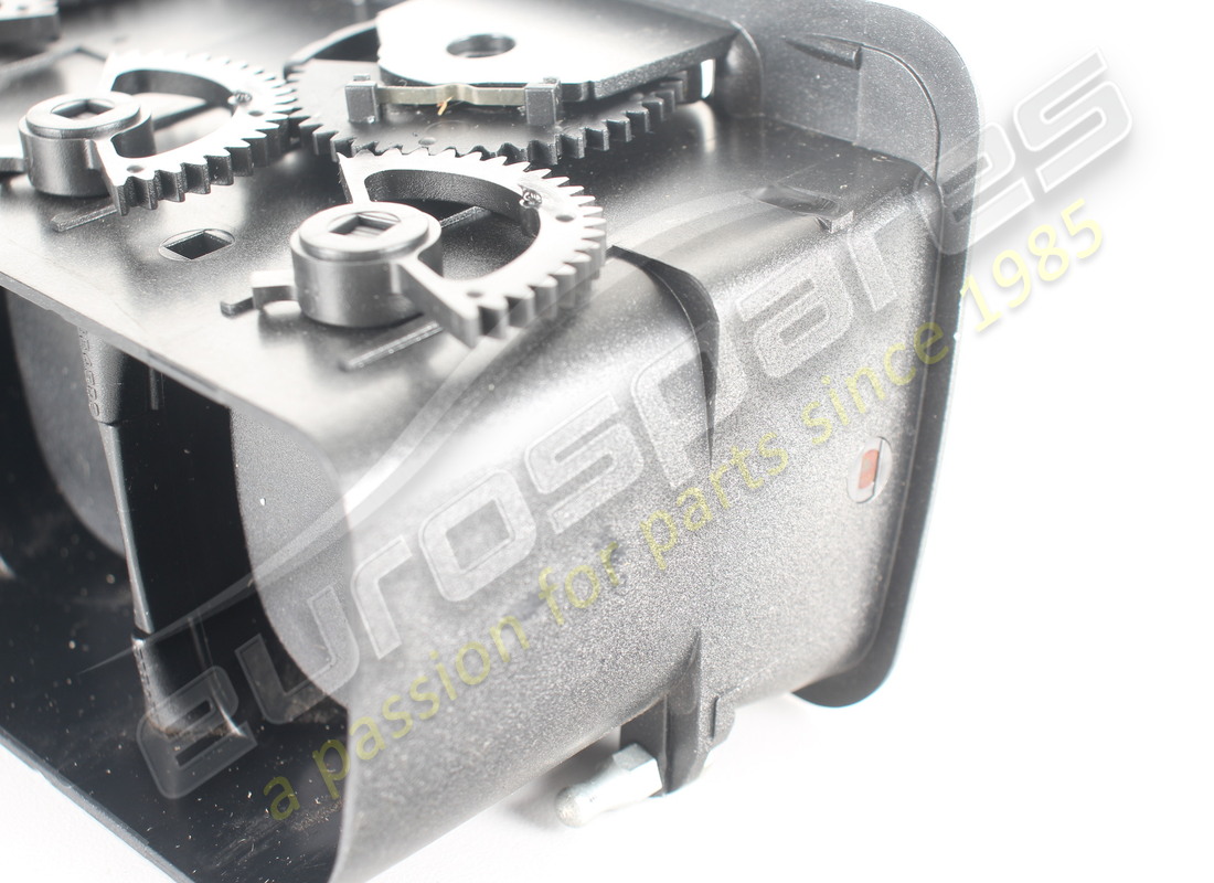 damaged ferrari diffuser. part number 63204400 (4)