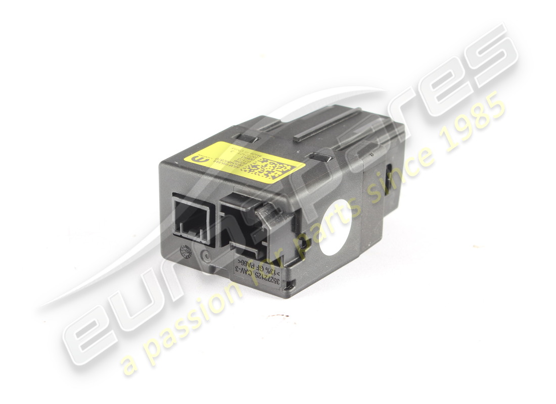 used maserati auxiliary socket and usb por. part number 675001147 (3)