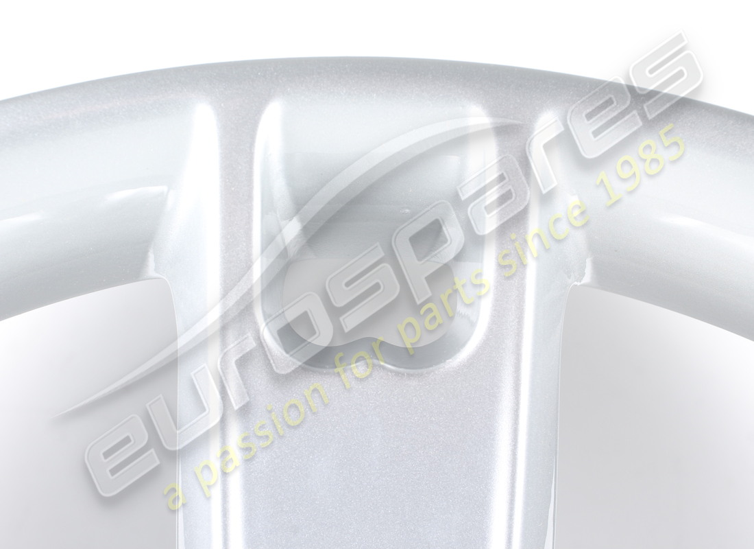 reconditioned maserati rear wheel rim 20 - seven spokes - silver. part number 82381006 (3)