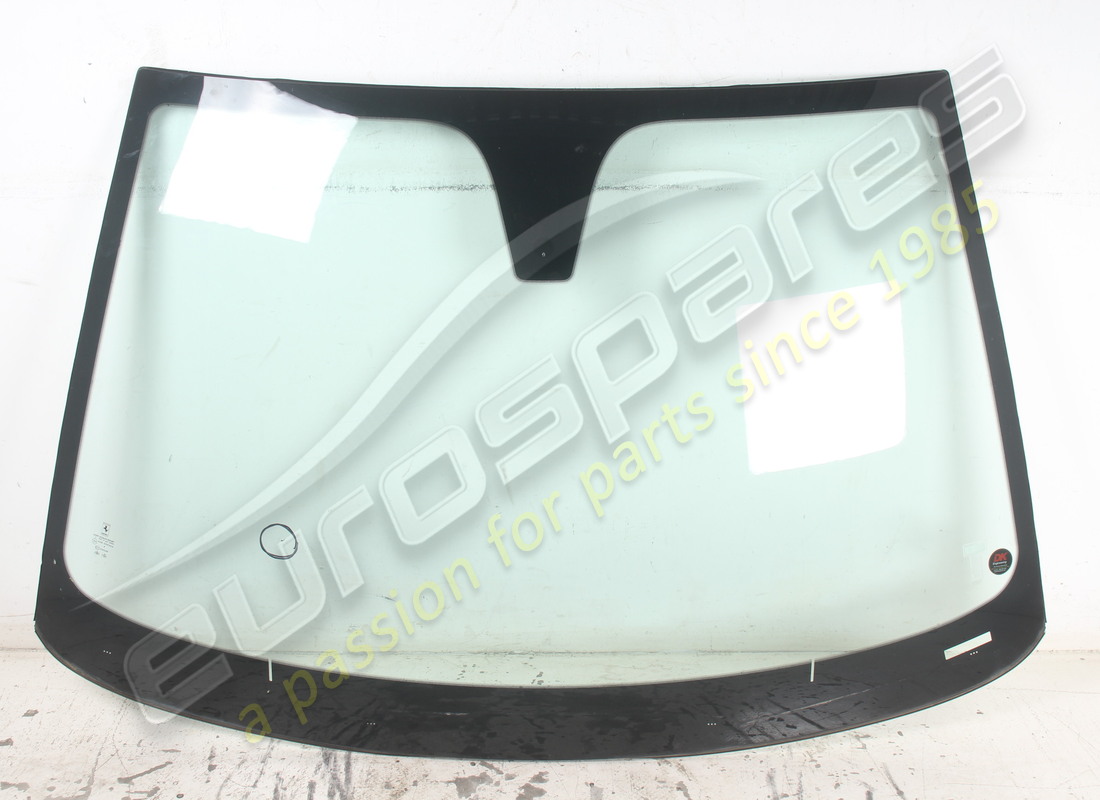 USED FERRARI WINDSCREEN. PART NUMBER 87916600 (1) used ferrari windscreen. part number 87916600 (1)